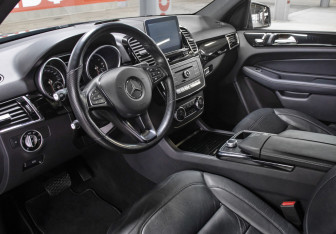 Подержанный автомобиль Mercedes-Benz GLE 2017 года (16 фото)