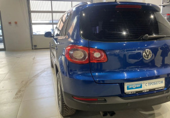 Подержанный автомобиль Volkswagen Tiguan 2010 года (8 фото)