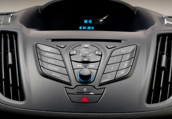 Подержанный автомобиль Ford Kuga 2015 года (16 фото)