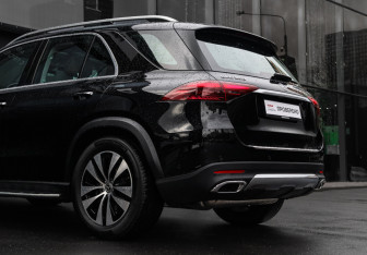 Подержанный автомобиль Mercedes-Benz GLE 2025 года (9 фото)