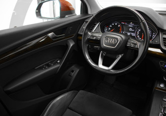 Подержанный автомобиль Audi Q5 2017 года (19 фото)