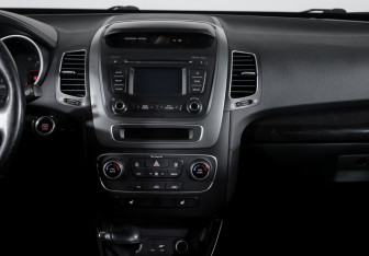 Подержанный автомобиль Kia Sorento 2017 года (13 фото)