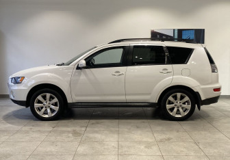 Подержанный автомобиль Mitsubishi Outlander 2010 года (8 фото)