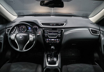 Подержанный автомобиль Nissan X-Trail 2017 года (9 фото)