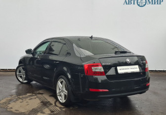 Подержанный автомобиль Skoda Octavia Liftback 2013 года (7 фото)