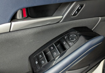 Подержанный автомобиль Mazda CX-30 2020 года (9 фото)