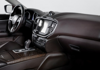 Подержанный автомобиль Maserati Ghibli Sedan 2014 года (9 фото)