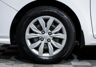 Подержанный автомобиль Hyundai Solaris Sedan 2021 года (15 фото)