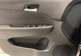 Подержанный автомобиль Hyundai i30 Hatchback 2011 года (17 фото)