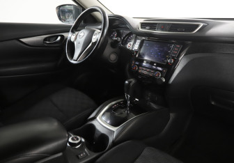 Подержанный автомобиль Nissan X-Trail 2018 года (9 фото)