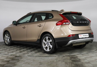 Подержанный автомобиль Volvo V40 Hatchback 2013 года (7 фото)