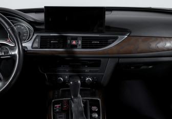 Подержанный автомобиль Audi A6 Sedan 2015 года (13 фото)