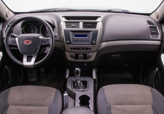 Подержанный автомобиль Geely Emgrand X7 2016 года (13 фото)