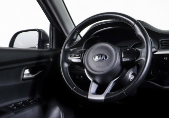 Подержанный автомобиль Kia Rio Sedan 2019 года (13 фото)