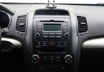 Подержанный автомобиль Kia Sorento 2011 года (18 фото)