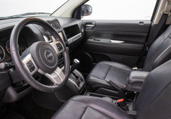 Подержанный автомобиль Jeep Compass 2013 года (10 фото)