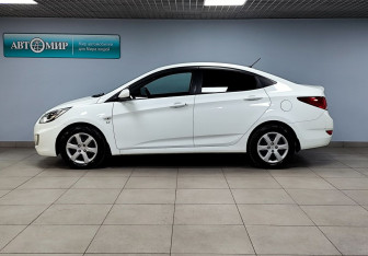 Подержанный автомобиль Hyundai Solaris Sedan 2013 года (8 фото)