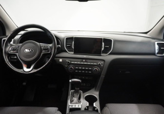 Подержанный автомобиль Kia Sportage 2018 года (11 фото)