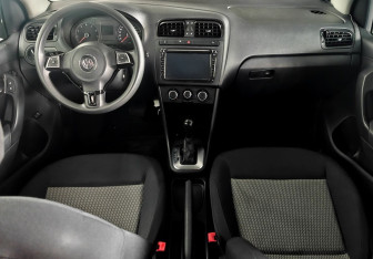 Подержанный автомобиль Volkswagen Polo Sedan 2011 года (9 фото)