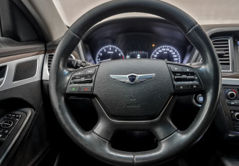 Подержанный автомобиль Hyundai Genesis 2014 года (22 фото)