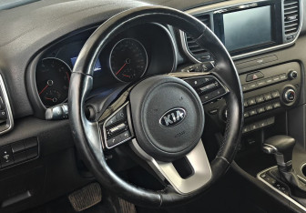 Подержанный автомобиль Kia Sportage 2018 года (12 фото)