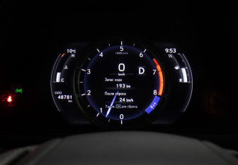 Подержанный автомобиль Lexus UX 2018 года (14 фото)