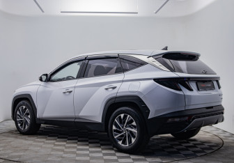 Подержанный автомобиль Hyundai Tucson 2021 года (3 фото)
