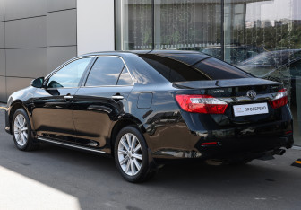 Подержанный автомобиль Toyota Camry Sedan 2014 года (7 фото)