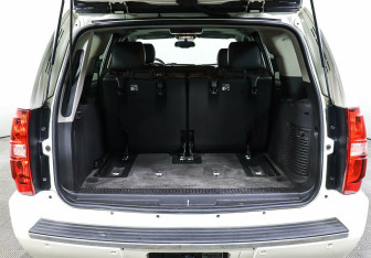 Подержанный автомобиль Chevrolet Tahoe 2012 года (18 фото)