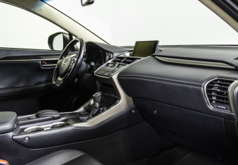 Подержанный автомобиль Lexus NX 2016 года (14 фото)