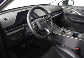 Подержанный автомобиль Omoda C5 2024 года (9 фото)