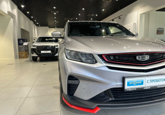 Подержанный автомобиль Geely Coolray 2022 года (8 фото)