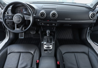 Подержанный автомобиль Audi A3 Sedan 2018 года (13 фото)