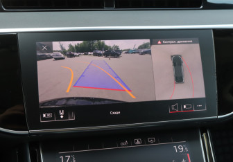 Подержанный автомобиль Audi A8 2019 года (19 фото)