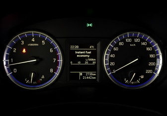 Подержанный автомобиль Suzuki SX4 Hatchback 2021 года (14 фото)