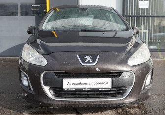 Подержанный автомобиль Peugeot 308 Hatchback 2012 года (2 фото)