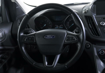 Подержанный автомобиль Ford Kuga 2018 года (12 фото)