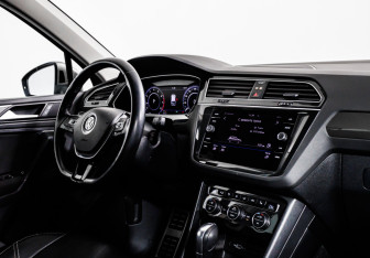 Подержанный автомобиль Volkswagen Tiguan 2018 года (9 фото)