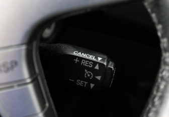 Подержанный автомобиль Toyota Hilux 2012 года (10 фото)