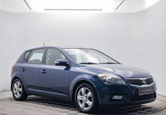 Подержанный автомобиль Kia Ceed Hatchback 2012 года (3 фото)