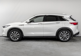 Подержанный автомобиль Infiniti QX50 2018 года (8 фото)