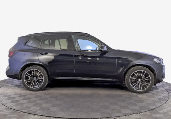 Подержанный автомобиль BMW X3 2023 года (4 фото)