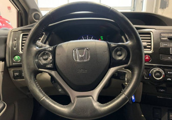 Подержанный автомобиль Honda Civic Sedan 2013 года (13 фото)