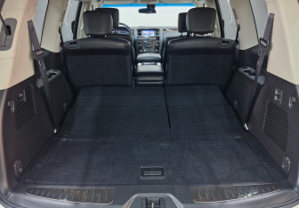 Подержанный автомобиль Infiniti QX80 2014 года (10 фото)