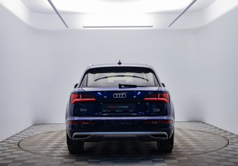 Подержанный автомобиль Audi Q5 2017 года (6 фото)