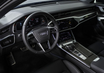 Подержанный автомобиль Audi A6 Sedan 2025 года (10 фото)