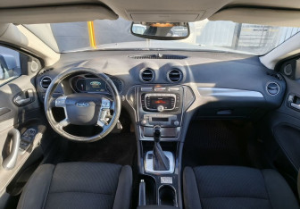 Подержанный автомобиль Ford Mondeo Sedan 2008 года (11 фото)