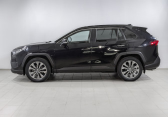 Подержанный автомобиль Toyota RAV4 2020 года (8 фото)