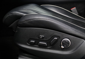 Подержанный автомобиль Genesis G80 2021 года (20 фото)