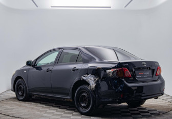 Подержанный автомобиль Toyota Corolla Sedan 2008 года (3 фото)